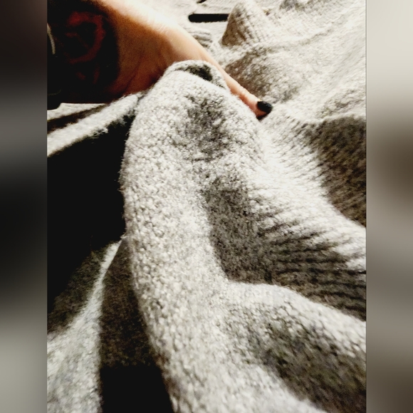 Adorable Gray Scallop Trim Drop Shoulder Sweater M/L - Picture 6 of 6